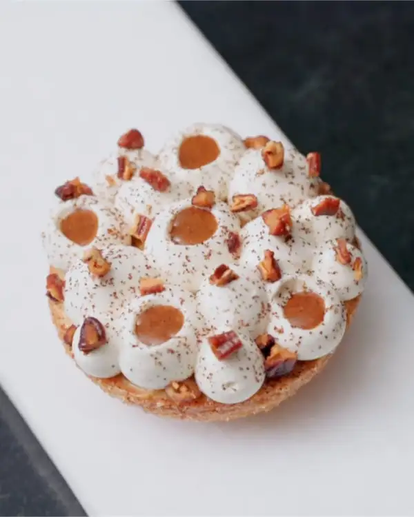 #17 Caramel, Vanilla, and Pecan Tart Assembly