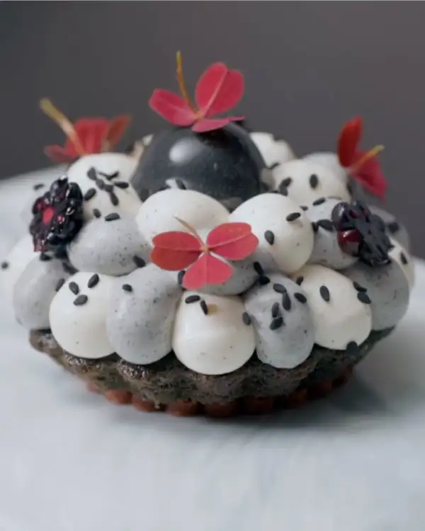 #23 Black and White Sesame Tart with Blackberry Assembly