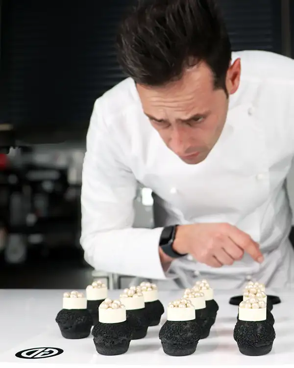 Petit Fours - Master assemblings and decorations