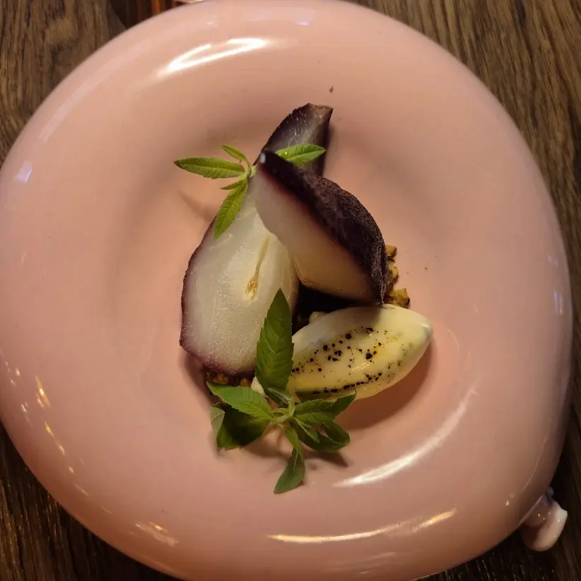 creation thumb for Redwine poached pear, bluecheesecake, carmelised wallnuts
