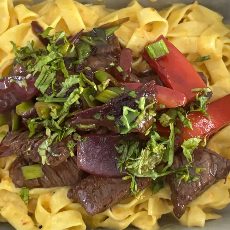 creation thumb for Fetuccini Huancaina mit Lomo Saltado
