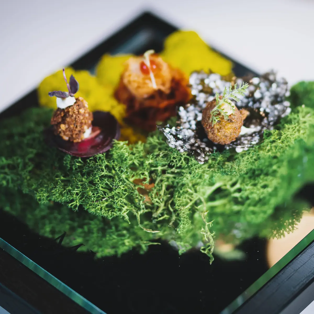 creation thumb for Fine Dining Glemm - Mirror