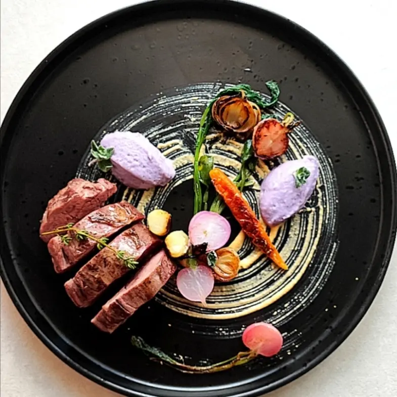 creation thumb for Fillet sous vide, mashed purple, carrot sauce and vegetables
