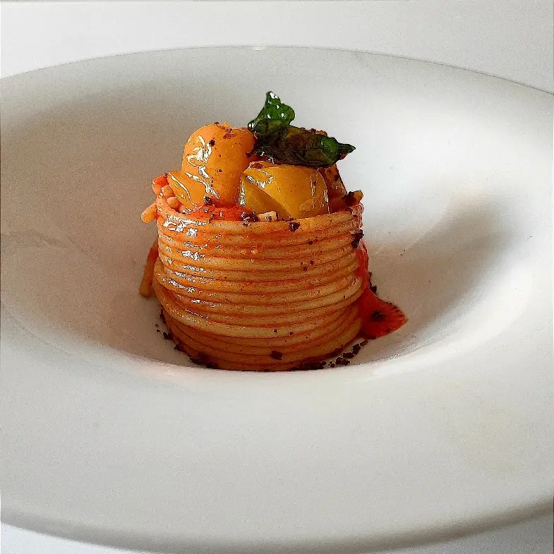 creation thumb for Spaghettoni with pepper cream, olive powder and fried basil
