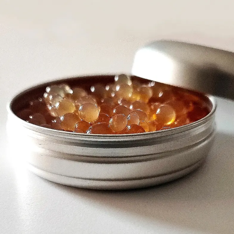 creation thumb for Aromatised sweet wine caviar (or pearls)