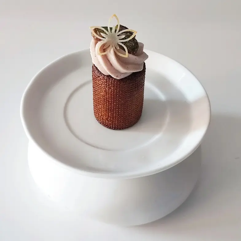 creation thumb for Cylindrical choux puff: mortadella, pistachio and pecorino