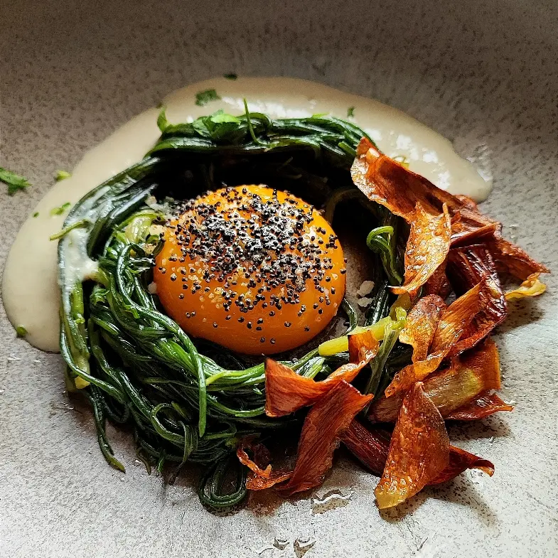 creation thumb for Liquid yolk, artichokes in sauce and crispy, nest of agretti