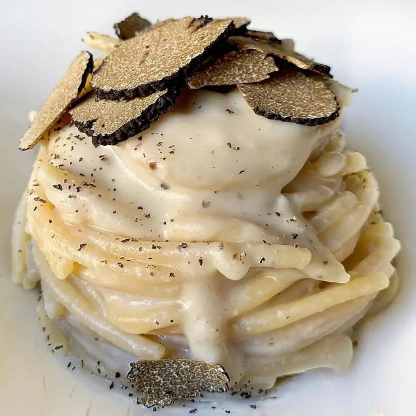 creation thumb for Spaghetto cacio e pepe con tartufo nero