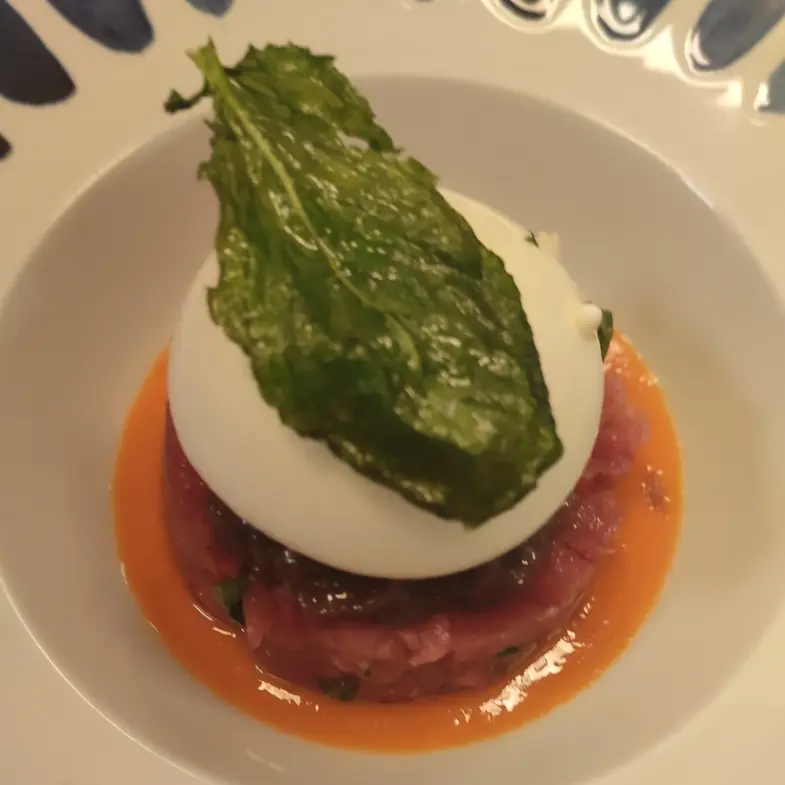 creation thumb for Tartar di Tonno rosso con pestetto Cetarese Burrata 