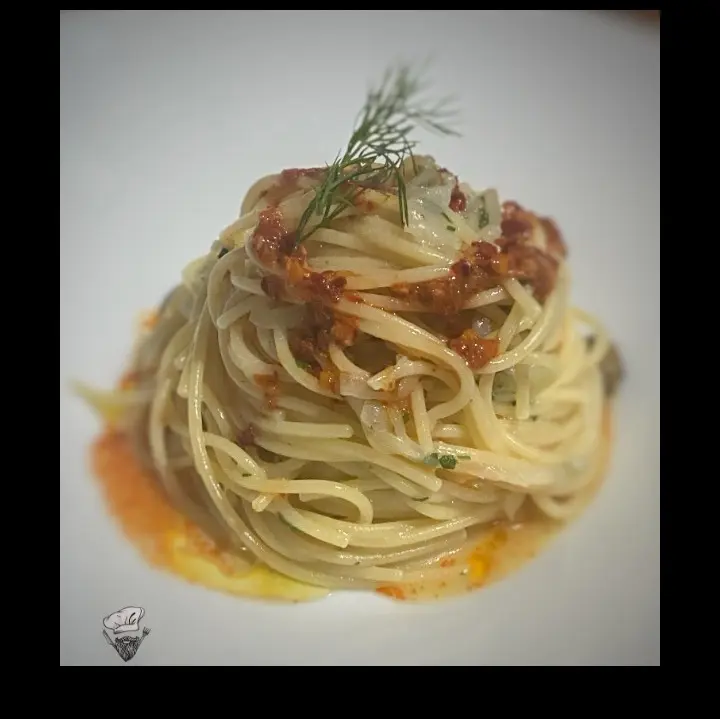 creation thumb for Spaghetti con cipolla, acciughe, olive e nduja