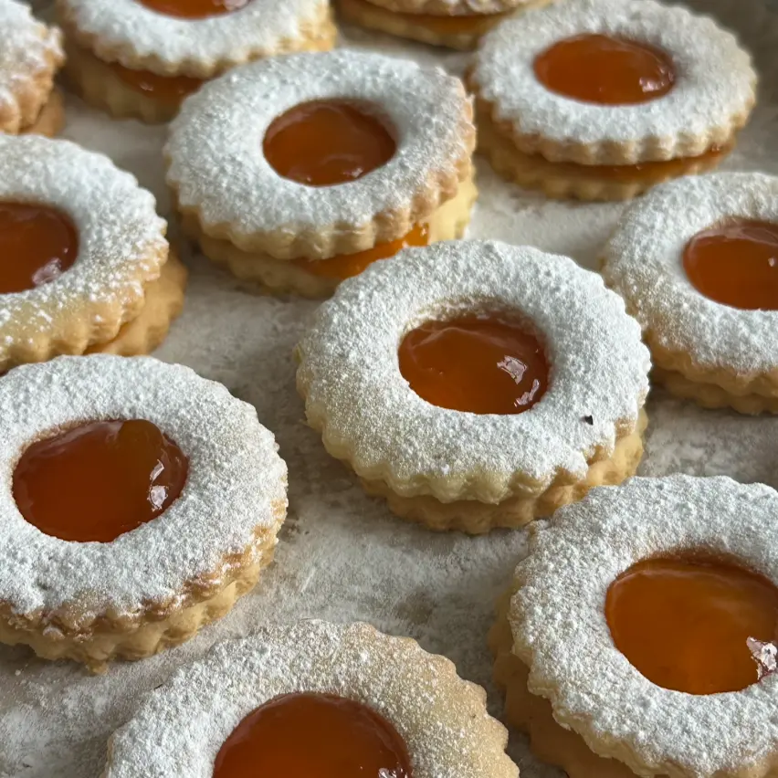 creation thumb for Ciambelline all'albicocca - Apricot Jam Biscuits
