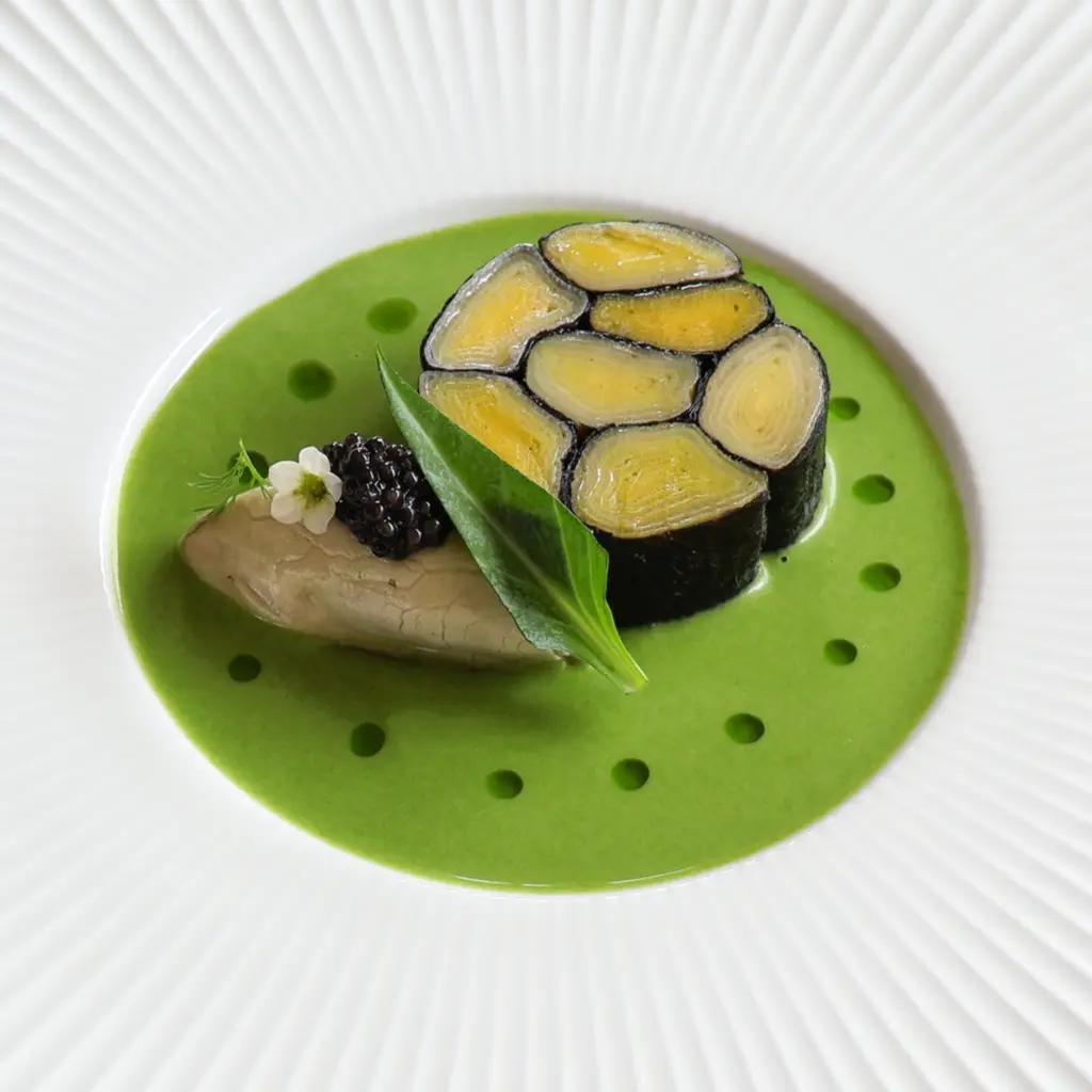 Grilled leek mosaic / oyster / caviar 🔥🦪