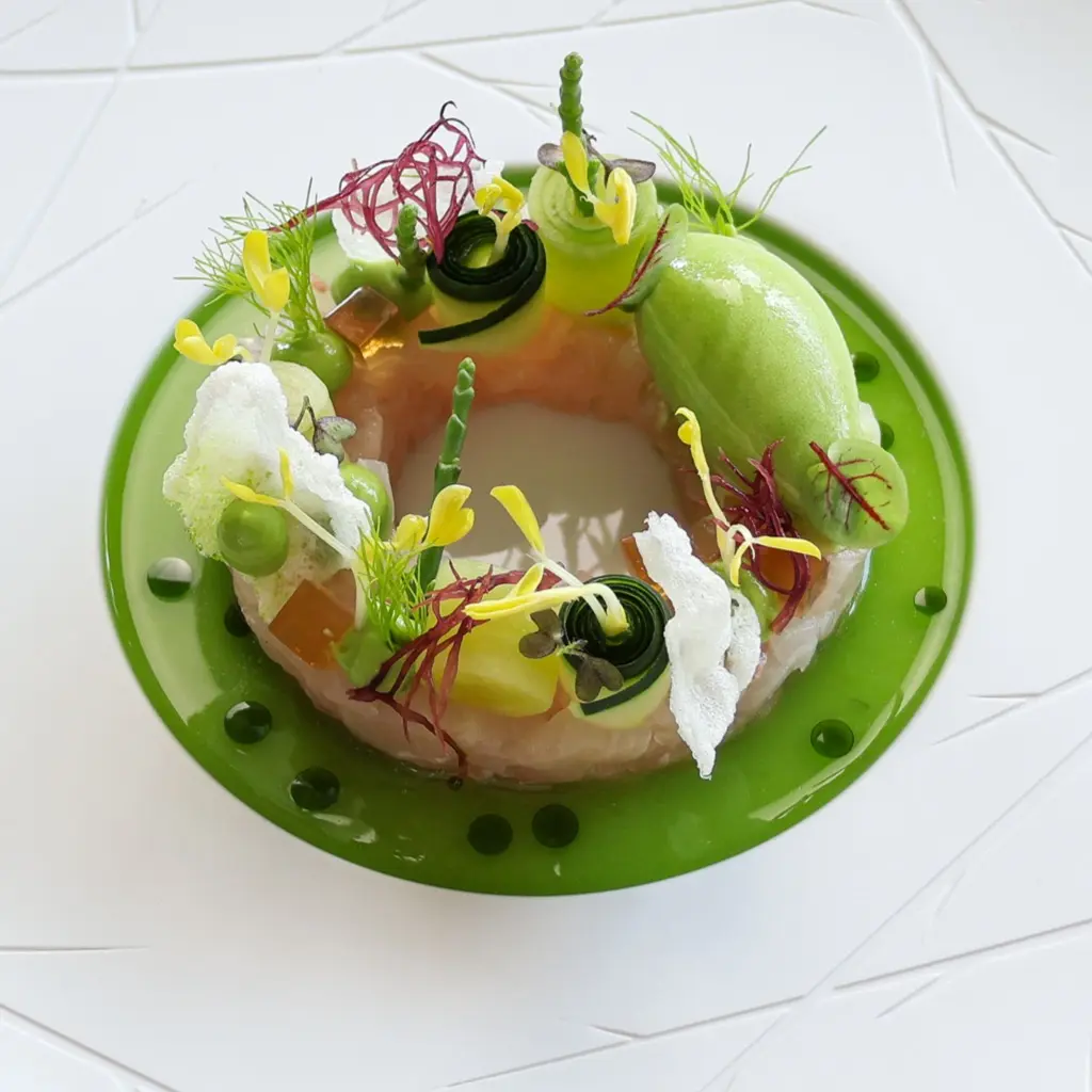 creation thumb for Reina del Mar / Gelatina de Dashi / Aguacate / Pepino - Sorbete de Wasabi