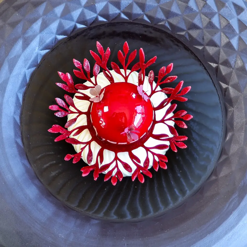creation thumb for White chocolate mousse / Beetroot tuille