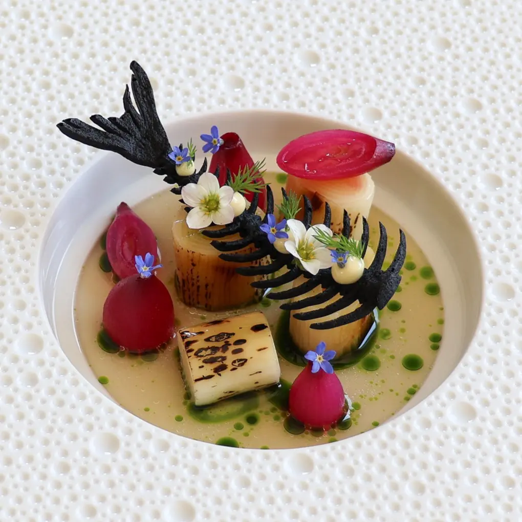 creation thumb for Smoked leek /pickled pearl onions /leek - Dashi / leek oil
