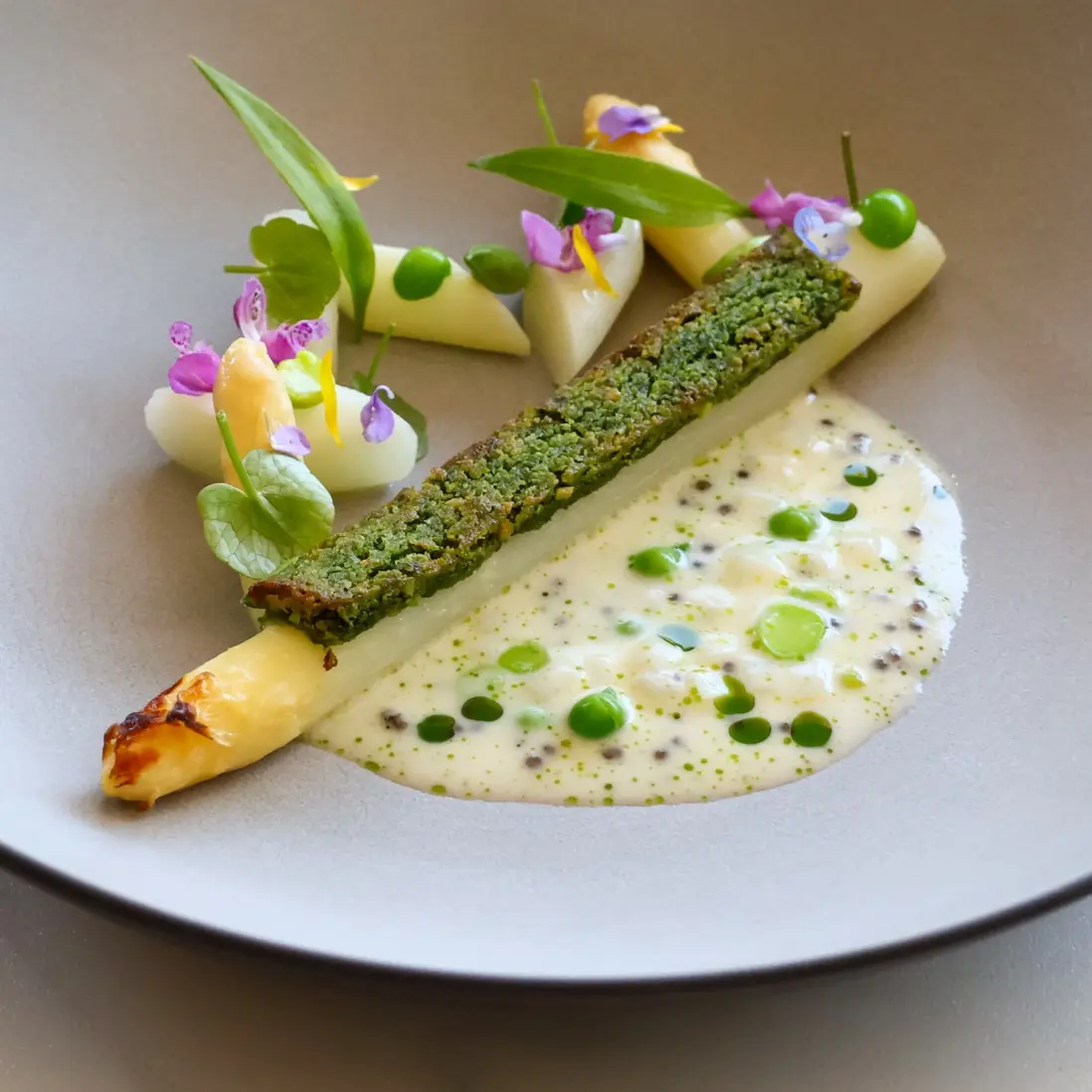 creation thumb for Sous-Vide Asparagus & Wild Garlic Crust