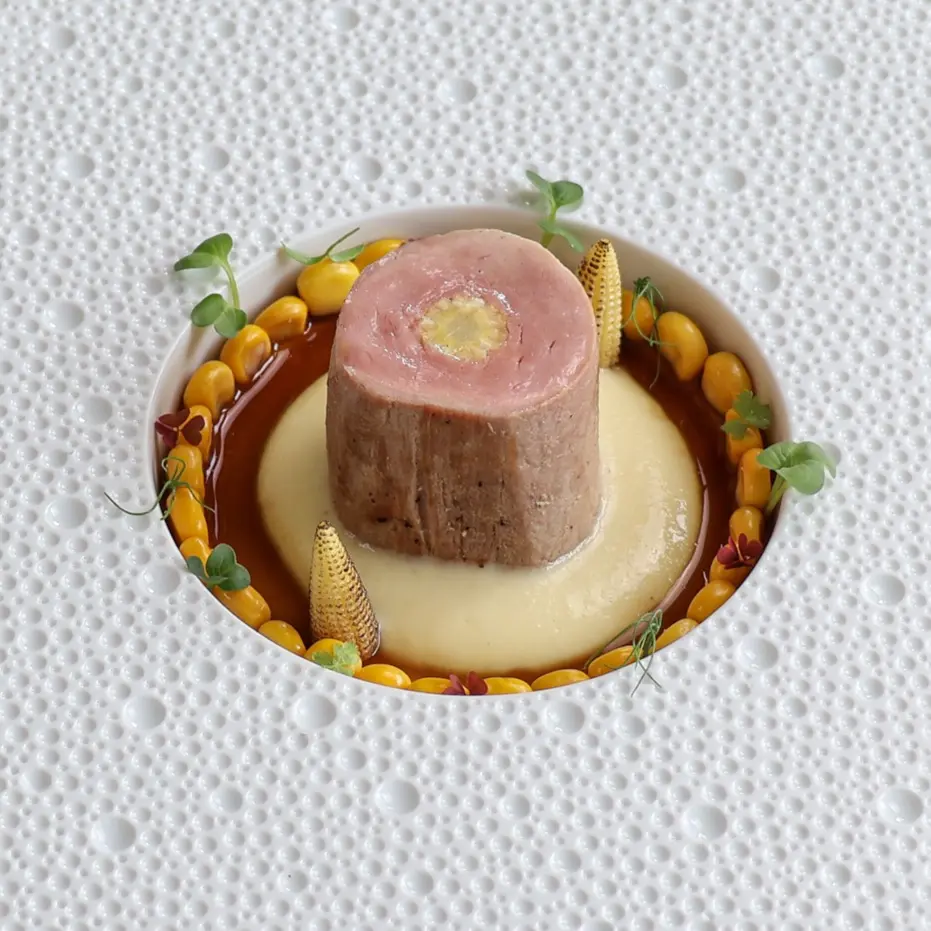 creation thumb for Iberian pork / Polenta espuma / Corn