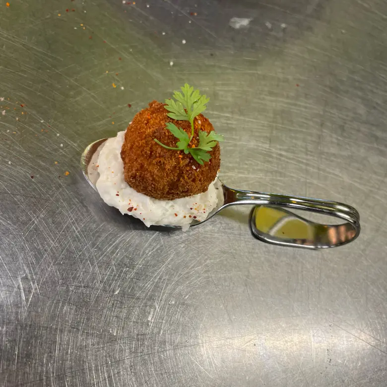 creation thumb for Croquette de crabe & chorizo // crème de chou-fleur