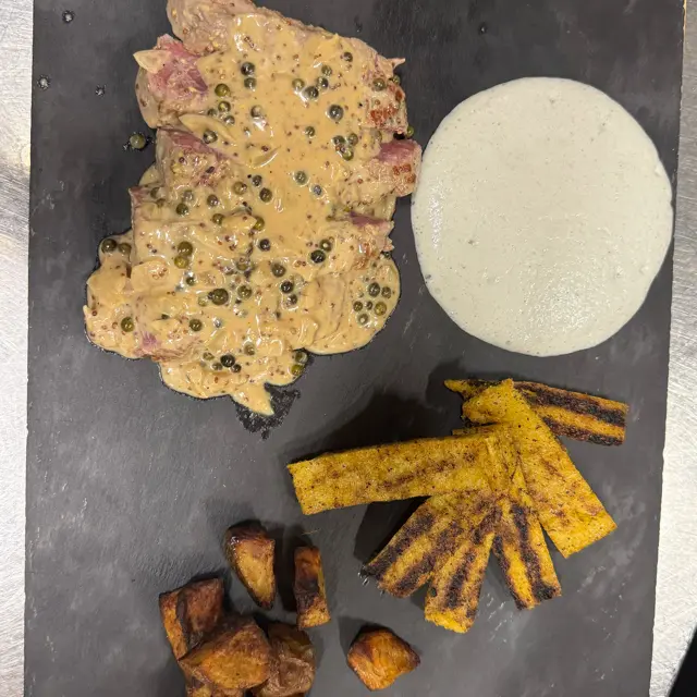 creation thumb for Filete de res con doble salsa
