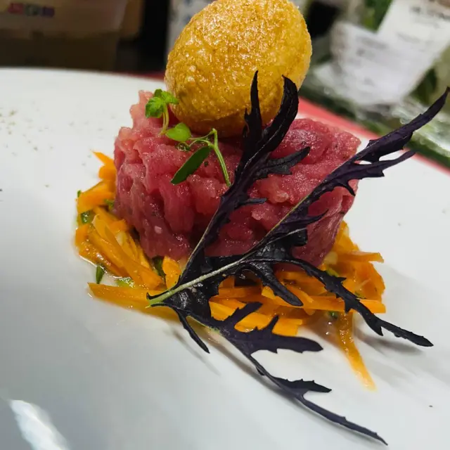 creation thumb for Tartara de atún y juliana de verduras