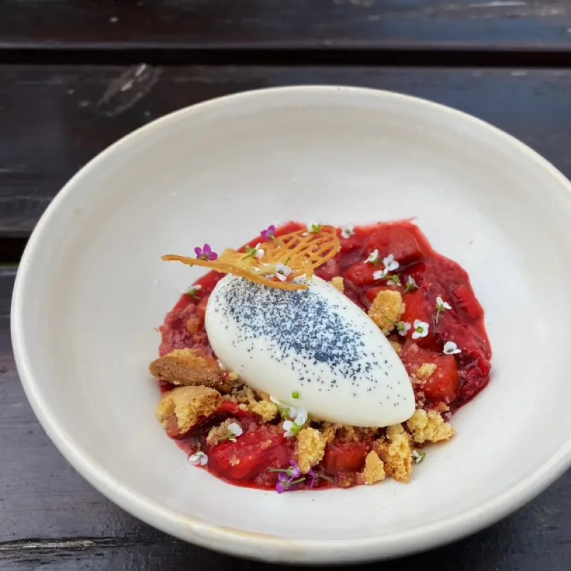 creation thumb for Buttermilk Panna Cotta, Strawberry, Rhubarb