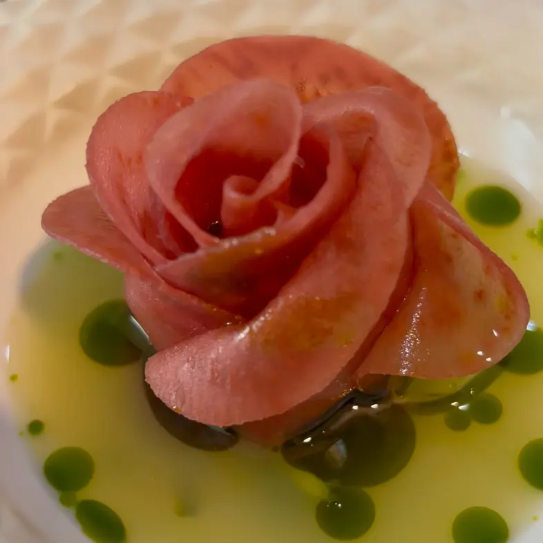 creation thumb for Gravlax & Pickled Beetroot Rosas🌹