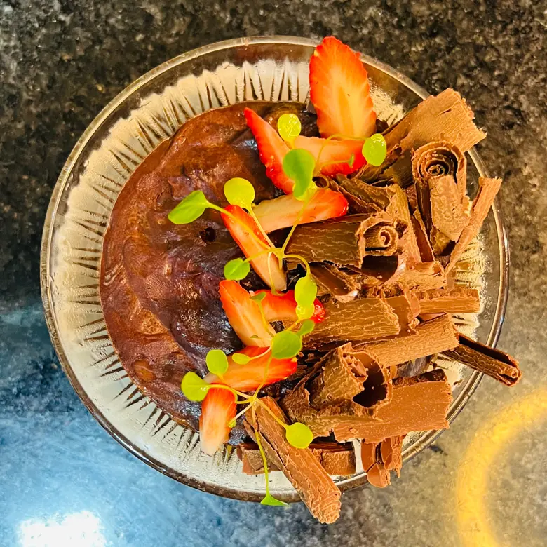 creation thumb for Chocolate mousse with strawberries