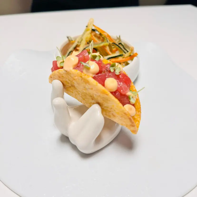 creation thumb for Tex-Mex-Tacos, Crudo di Tonno, Mayo Siracha, Gemüse. Knusprig