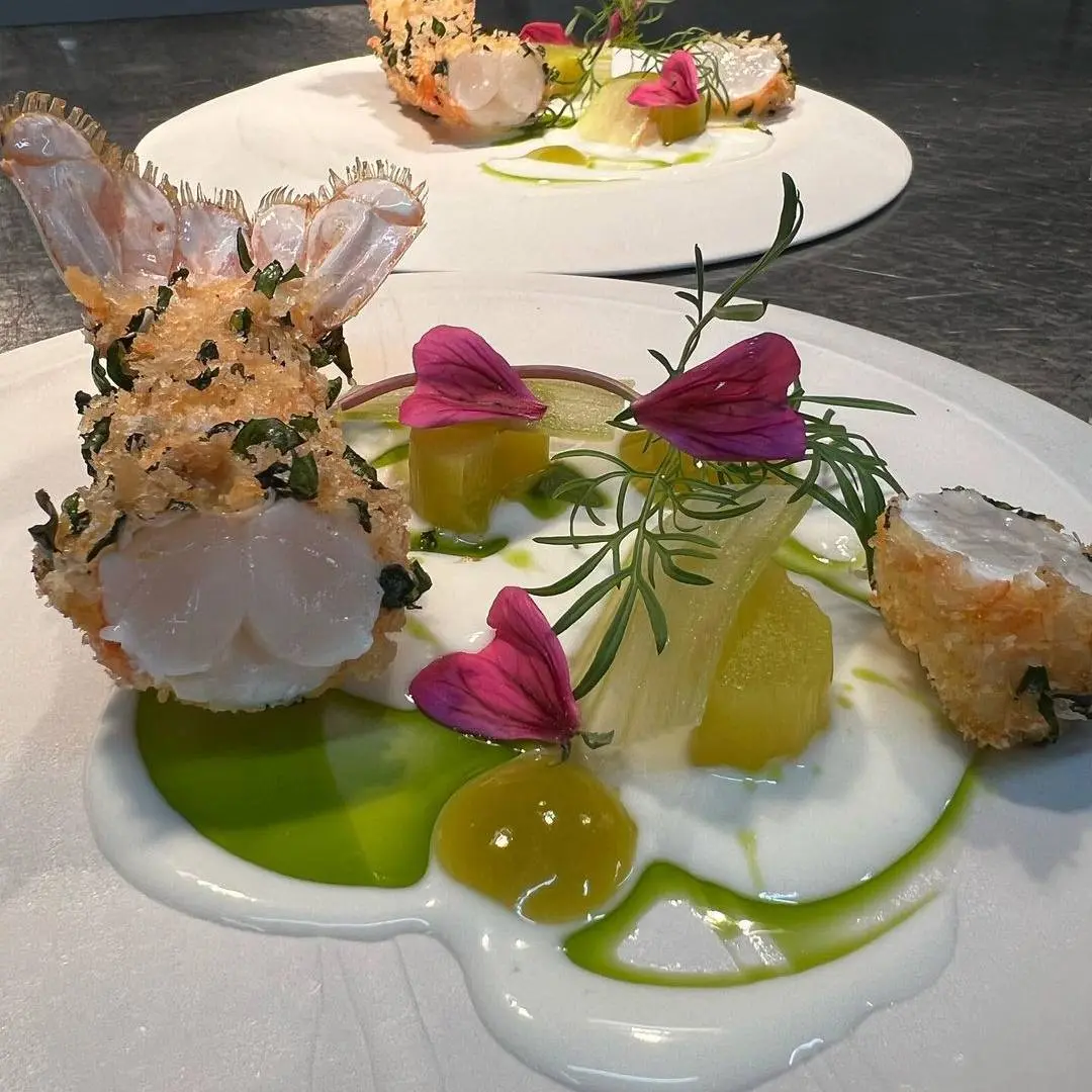 creation thumb for Langoustine (...crispy), rhubarb & laezh goell