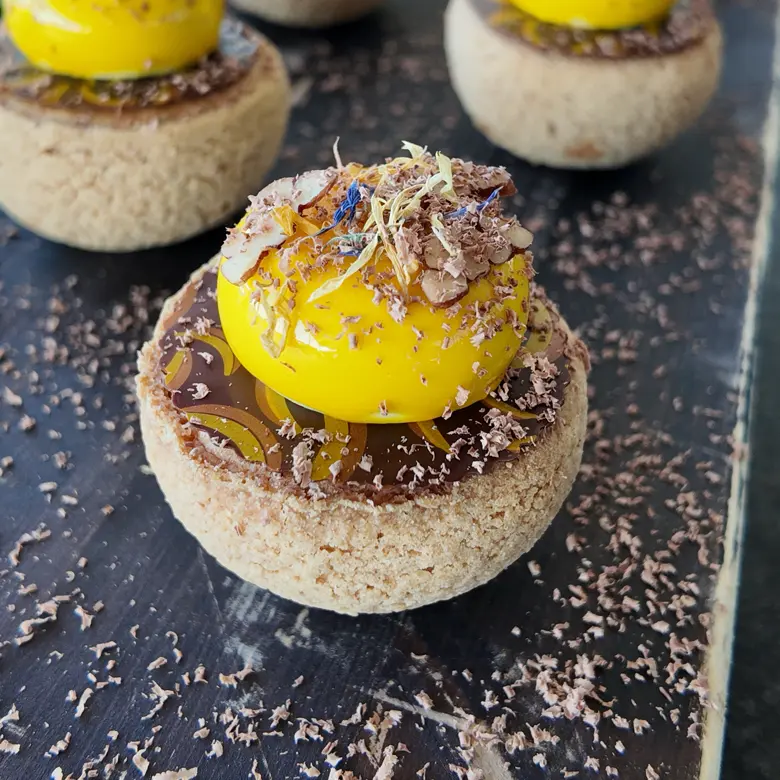 creation thumb for Pecan nut choux and banana mousse 