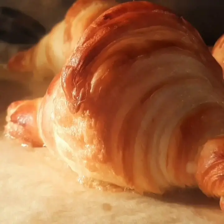 creation thumb for Baking  croissant