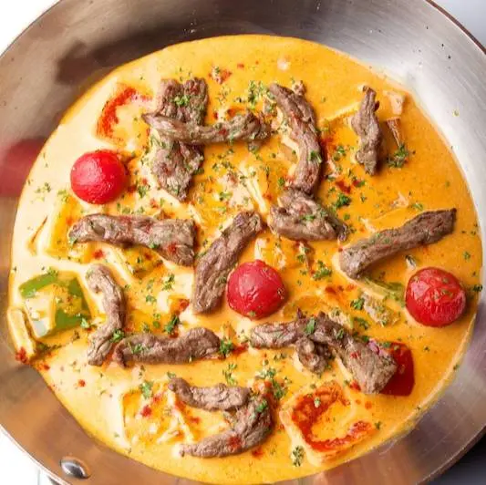 creation thumb for Bavette Stroganoff
