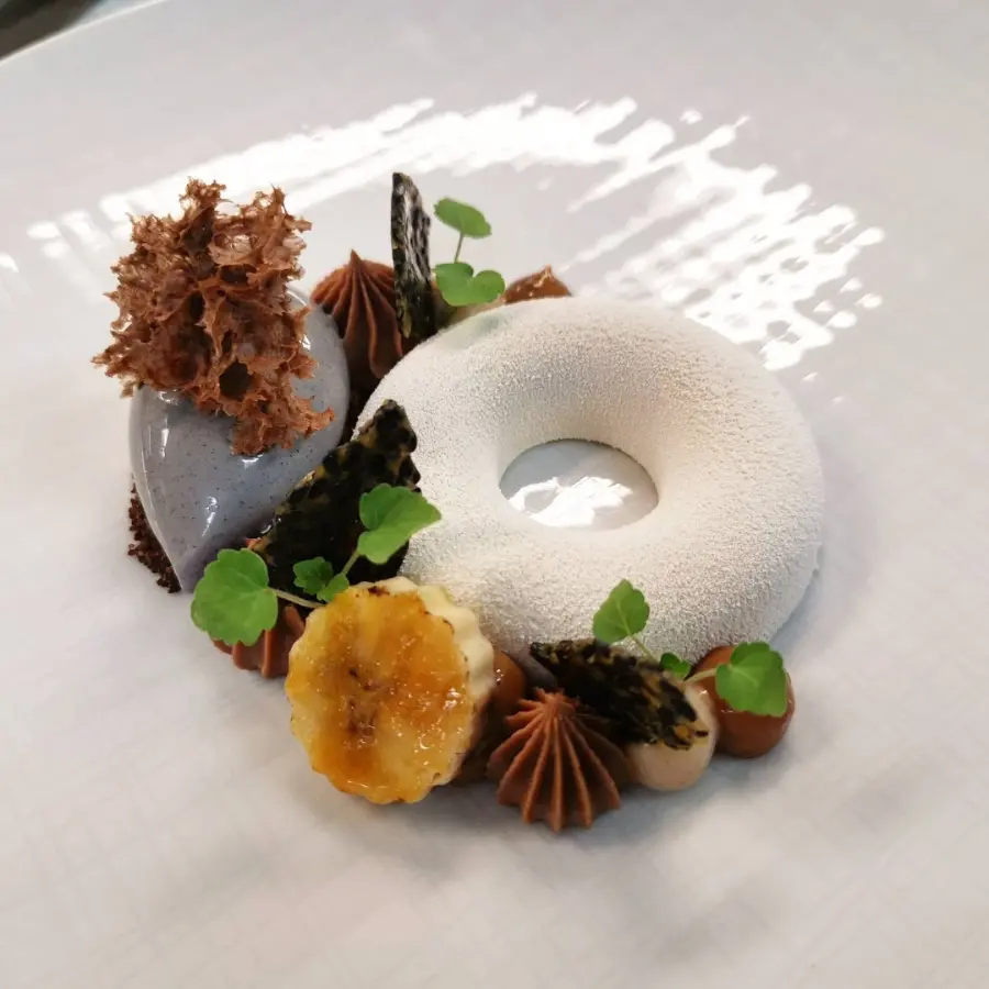 creation thumb for Bananen l Schwarzer Sesam l Karamell l Valrhona Kidavoa