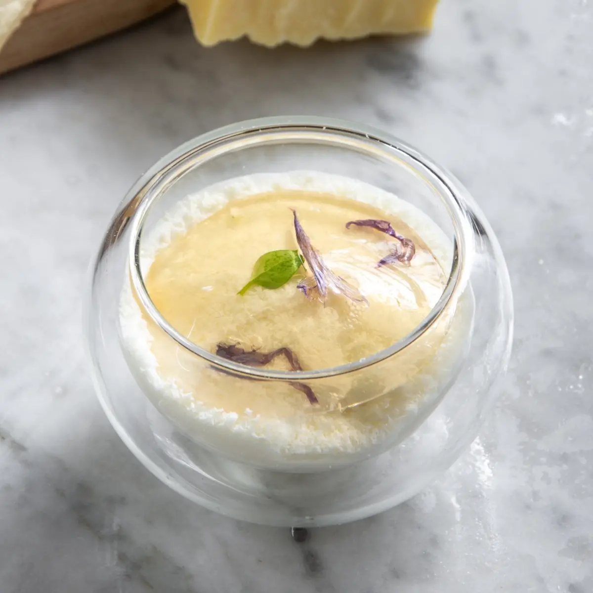 creation thumb for Mousse di Taleggio Dolce e Velum di Gelatina di Mela