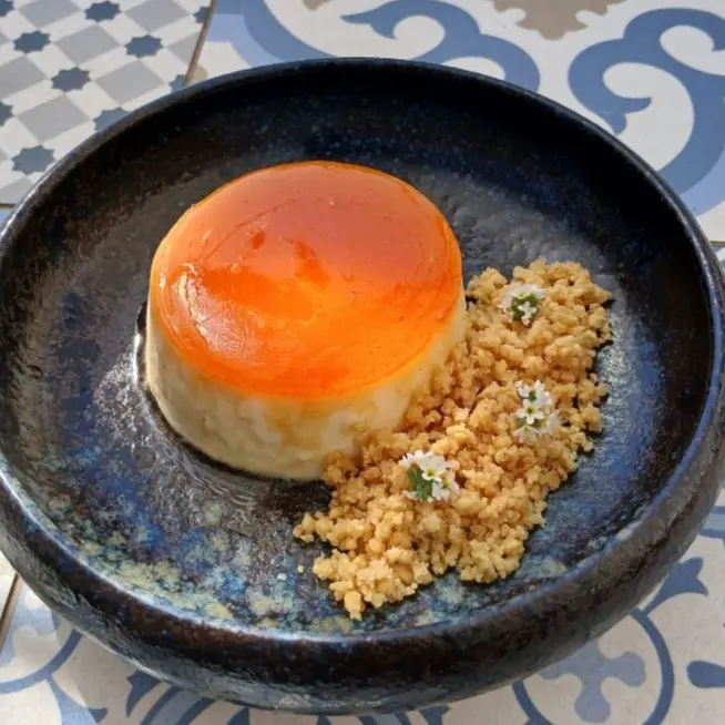 creation thumb for Flan aux blancs d'œufs et à la citronnelle avec caramel au gochujang