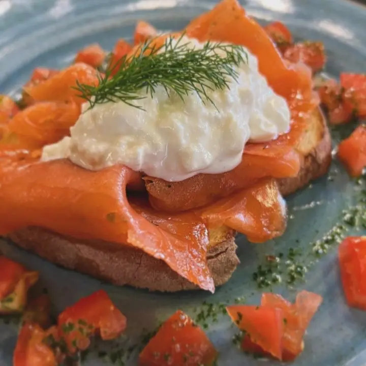 creation thumb for Seasoned salmon on burrata bread crouton and cherry tomatoes