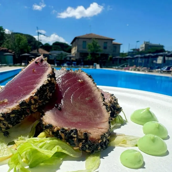 creation thumb for Red Tuna Tataki with 2 Exams and Wasabi Sauce