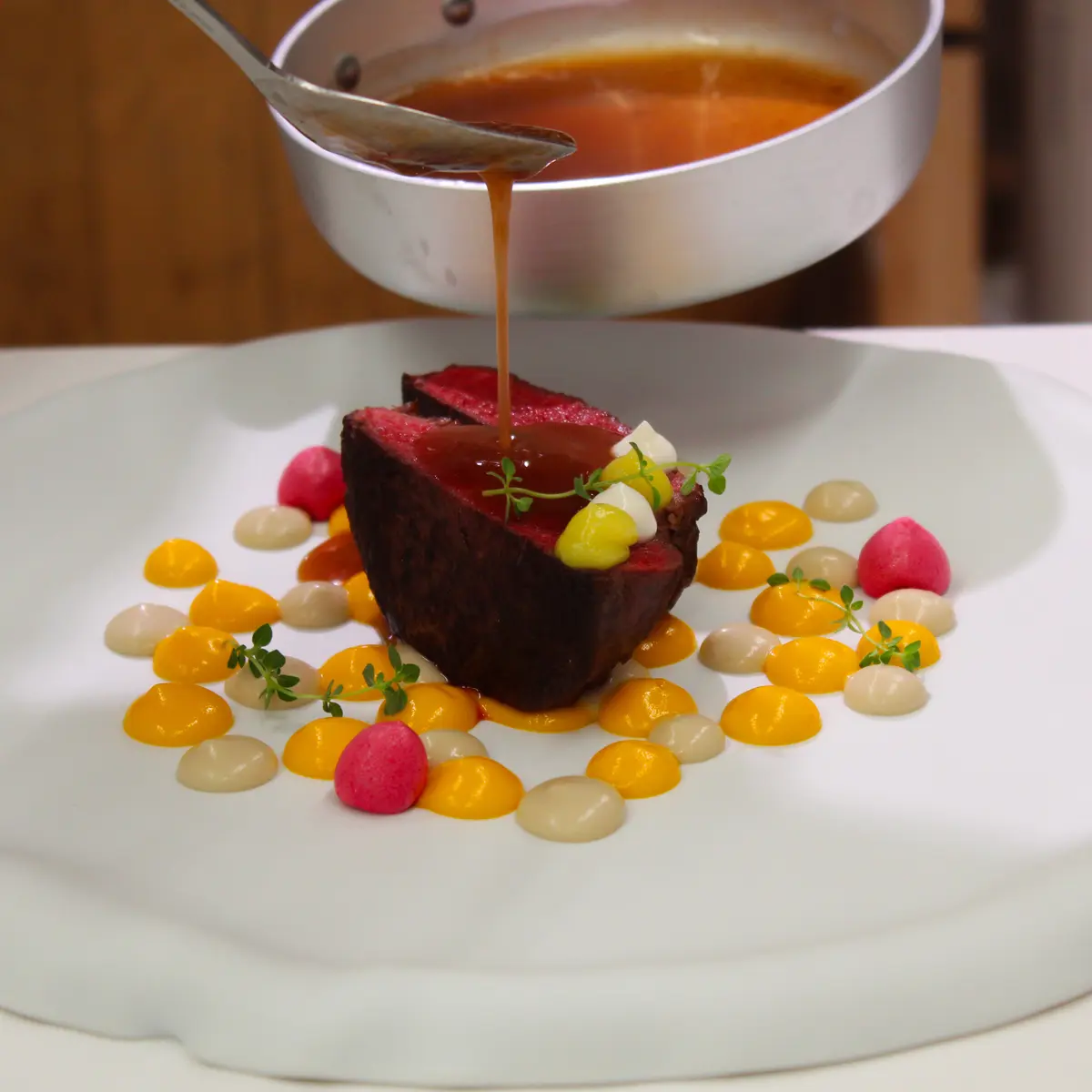 creation thumb for Filetto di cavallo a bassa temperatura con purea e demi-glace