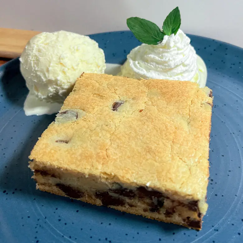 creation thumb for Blondies (White Chocolate Brownie)
