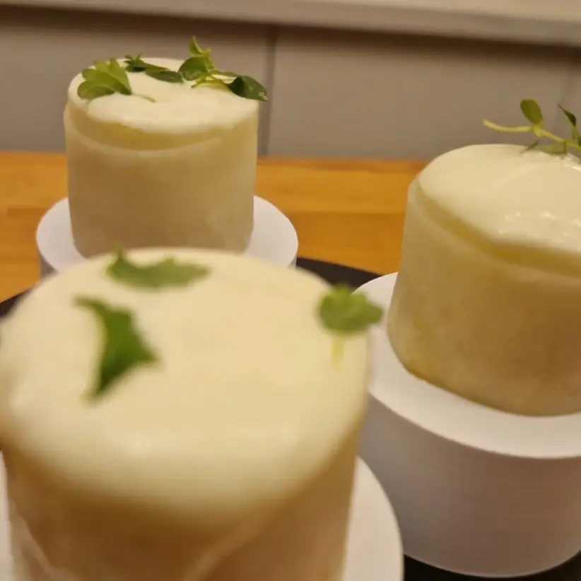 creation thumb for Kohlrabi in 3 textures (foam, crunchy, sautéed)