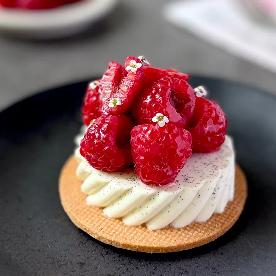 creation thumb for Vanilla Buttermilk Panna Cotta with Raspberry