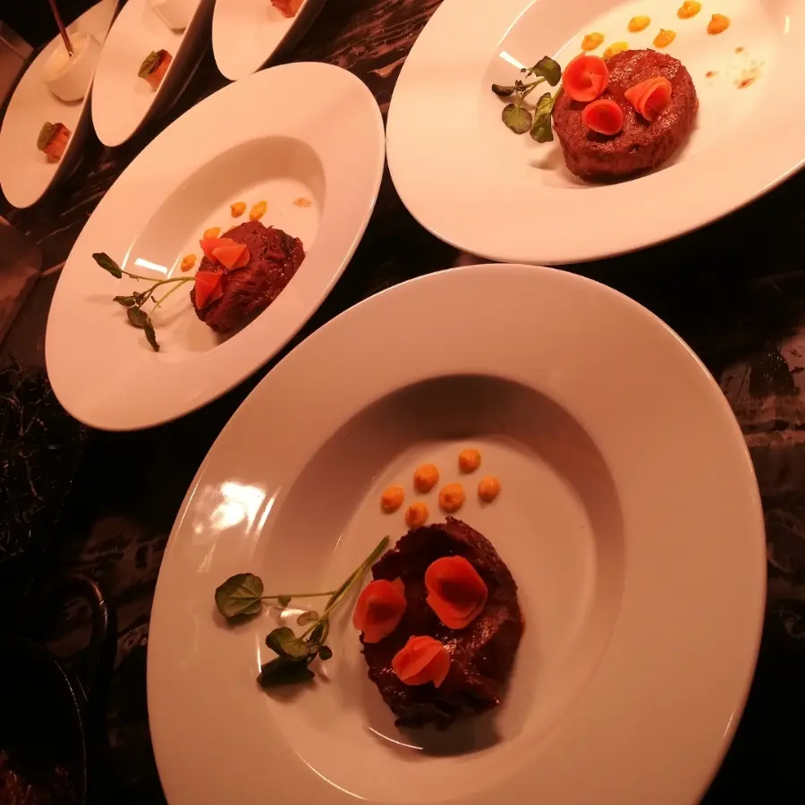 creation thumb for Beef tenderloin with carrot purée 