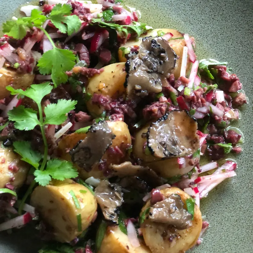 creation thumb for Salat aus Criolla-Kartoffeln mit frischem Trüffel