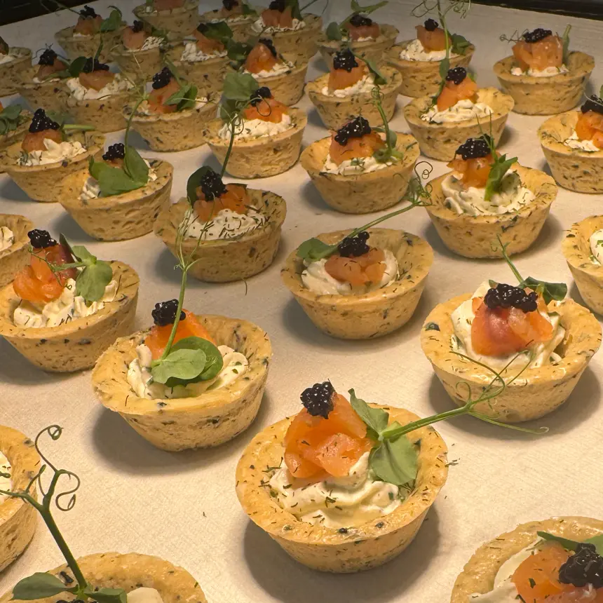 creation thumb for Tartelletta al Rosmarino e Limone con Frischkäse all'Erba Cipollina e Salmone Affumicato