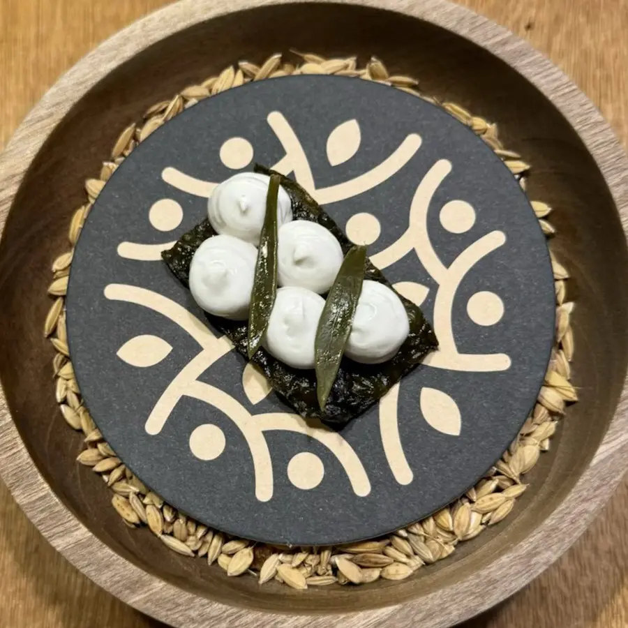 creation thumb for Kombu Crisp, Austernmayonnaise und Fenchel