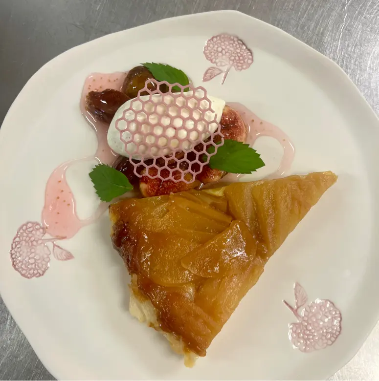 creation thumb for Birnen Tarte Tatin, marinierte Feigen, Sahne