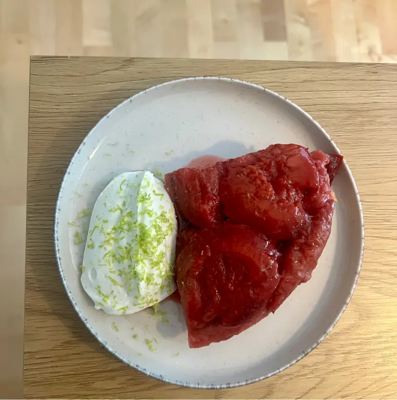 creation thumb for Pflaumen Tarte Tatin, Schlagsahne mit Vanille, Limettenzesten