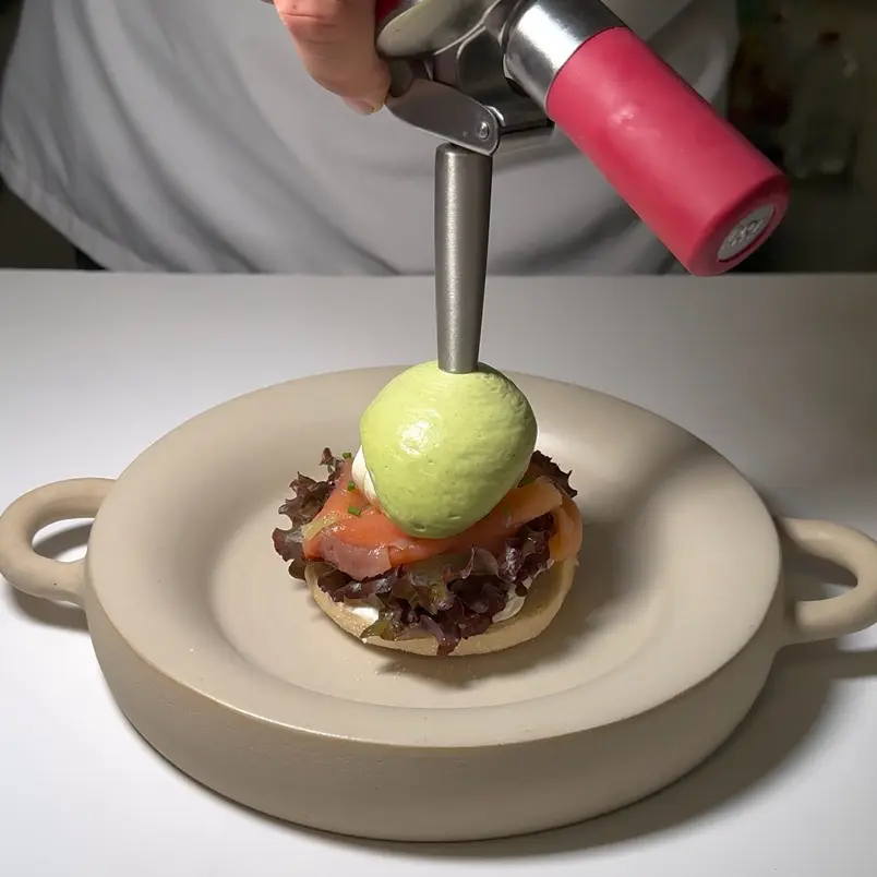 creation thumb for Salsa Holandesa de Aguacate
