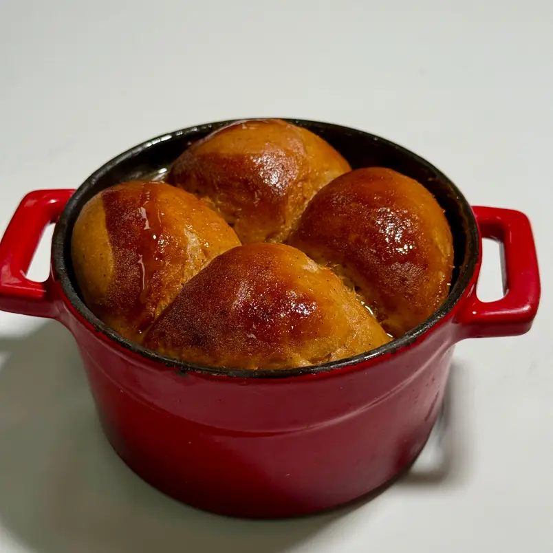 creation thumb for Brioche in ghisa glassata al caramello