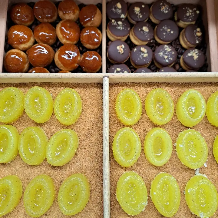 creation thumb for Petit Fours